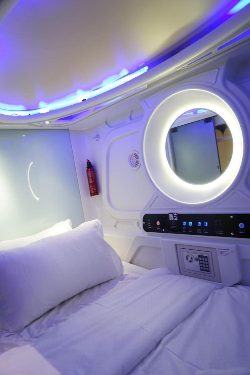 Q Capsule Hotel George Town Dış mekan fotoğraf