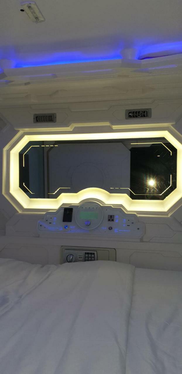 Q Capsule Hotel George Town Dış mekan fotoğraf