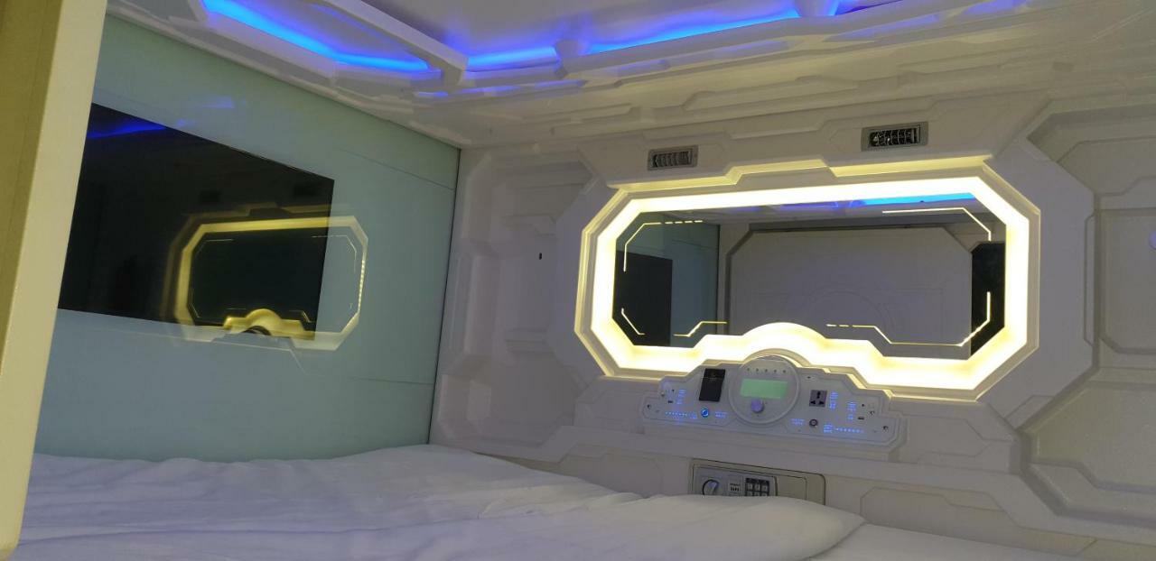 Q Capsule Hotel George Town Dış mekan fotoğraf