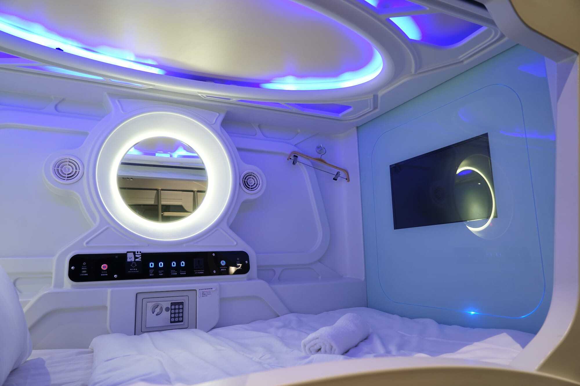 Q Capsule Hotel George Town Dış mekan fotoğraf